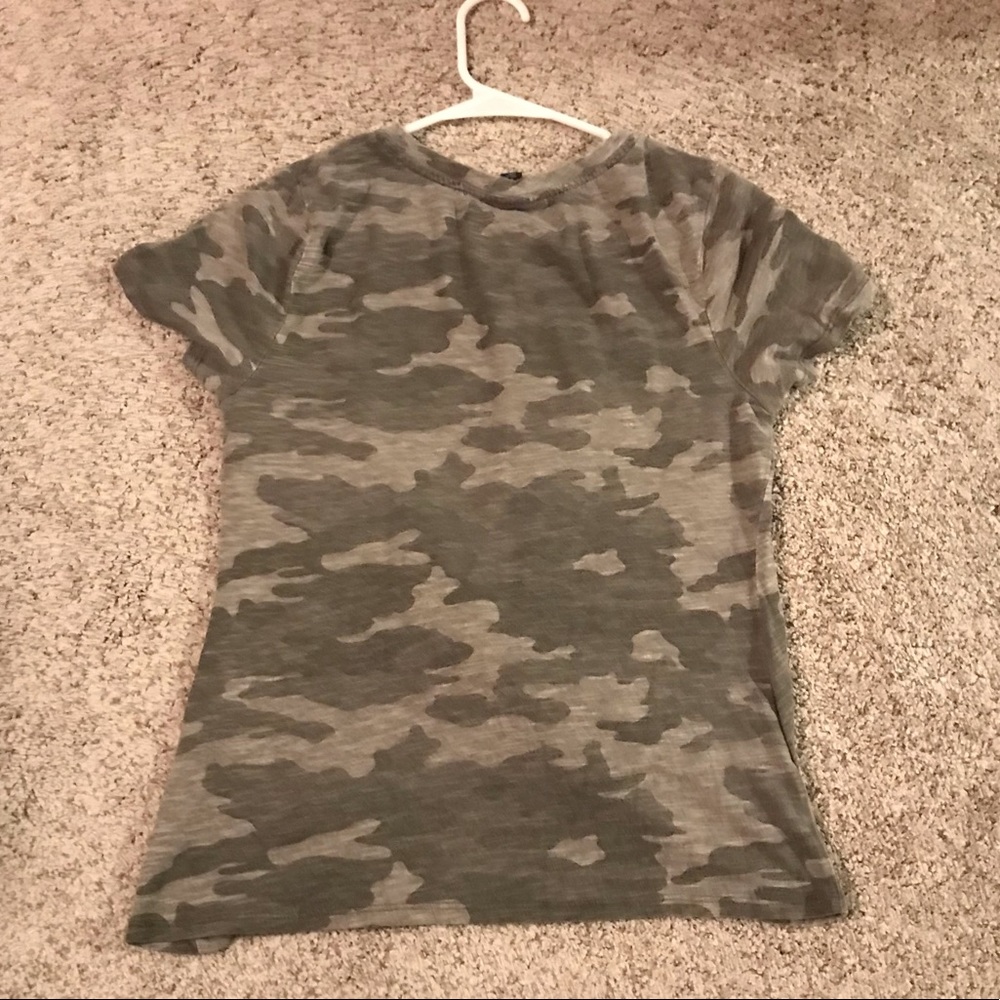 camouflage twist front t-shirt